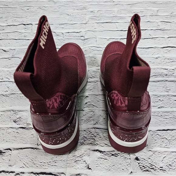 Michael Kors Bootie Swift Stretch Knit Crocodile Embossed Leather WOMENS SZ 9.5 - Picture 8 of 9